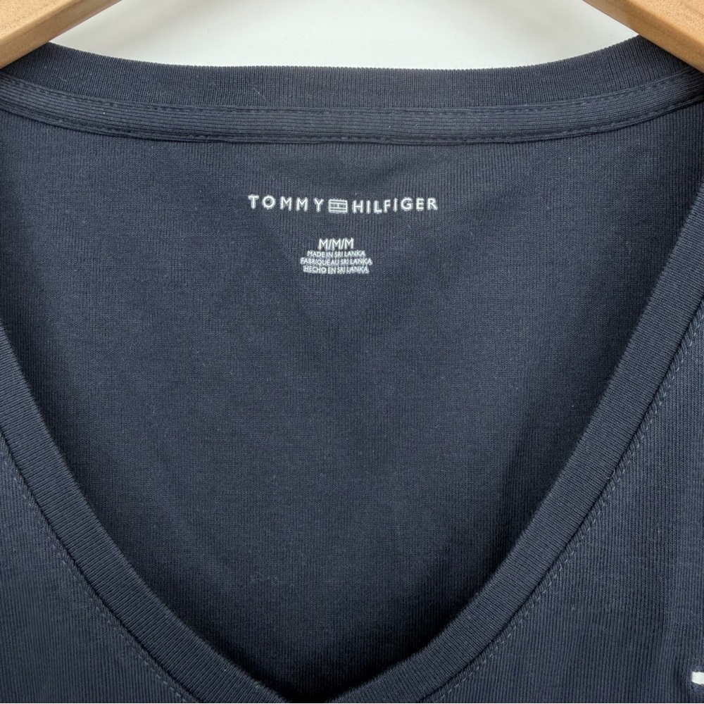 NWT Tommy Hilfiger V-Neck Favorite T-Shirt Women's Navy V-Neck Top size Medium - Picture 6 of 9